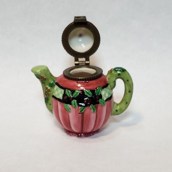 Vintage Cute Miniature Tea Pot Trinket Box. Doll House Accent, Shadowbox Piece - Picture 6 of 7